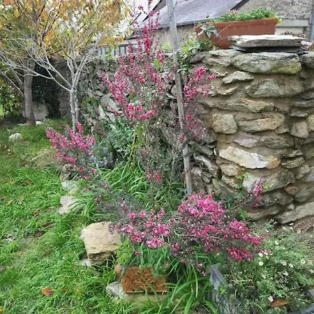La Fontaine Des Pres Gæstehus 4*