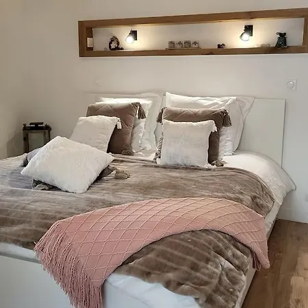 La Fontaine Des Pres Gæstehus