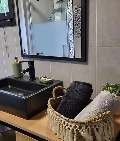 La Fontaine Des Pres 4*